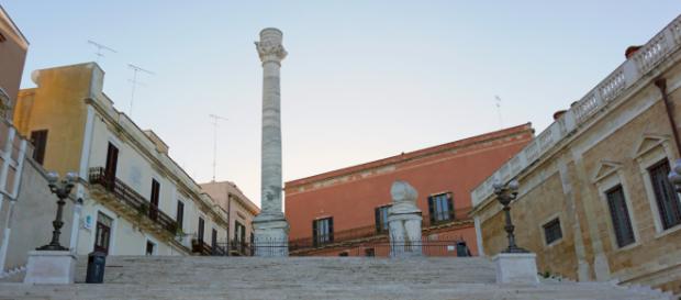Brindisi, sparatoria in pieno centro tra una folla di ragazzi, ferito 26enne Brindisi, sparatoria in pieno centro tra una folla di ragazzi, ferito 26enne
