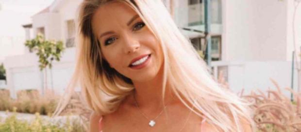 Jessica Thivenin (Les Marseillais en Asie) annonce un énorme projet à venir à ses fans. Jessica Thivenin (Les Marseillais en Asie) annonce un énorme projet à venir à ses fans.