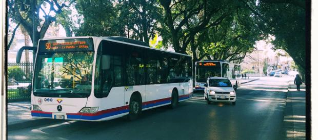 La discussione tra i due giovani è avvenuta in via Tavolara, a Sassari, a due passi dalla fermata del bus. La discussione tra i due giovani è avvenuta in via Tavolara, a Sassari, a due passi dalla fermata del bus.