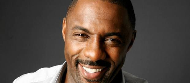 O galã Idris Elba retorna ao personagem John Luther (hornet.com) O galã Idris Elba retorna ao personagem John Luther (hornet.com)