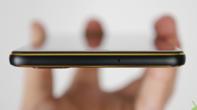 Samsung Galaxy S10 potrebbe presentarsi più sottile e con una memoria più veloce