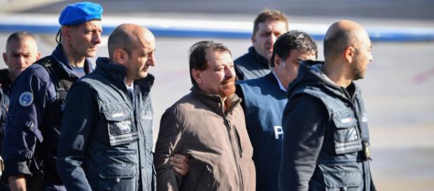 Um forte esquema de segurança é montado em Roma para chegada de Battisti - Foto: Alberto Pizzoli / AFP Um forte esquema de segurança é montado em Roma para chegada de Battisti - Foto: Alberto Pizzoli / AFP