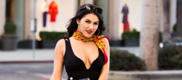 Valentina Nappi attacca Matteo Salvini Valentina Nappi attacca Matteo Salvini