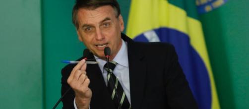 Bolsonaro usa metáfora ao assinar decreto de armas - Foto: IGO ESTRELA/METRÓPOLES