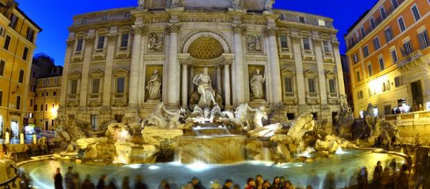 A fonte di Trevi foi construída em 1732 e recebe milhares de turistas a cada ano. (Foto: Gabriel Bouys/AFP Photo via site G1) A fonte di Trevi foi construída em 1732 e recebe milhares de turistas a cada ano. (Foto: Gabriel Bouys/AFP Photo via site G1)