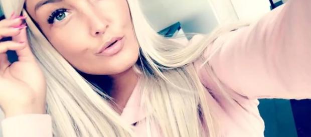 Aurélie Dotremont : ses fans choqués par ses opérations de chirurgie esthétique Aurélie Dotremont : ses fans choqués par ses opérations de chirurgie esthétique