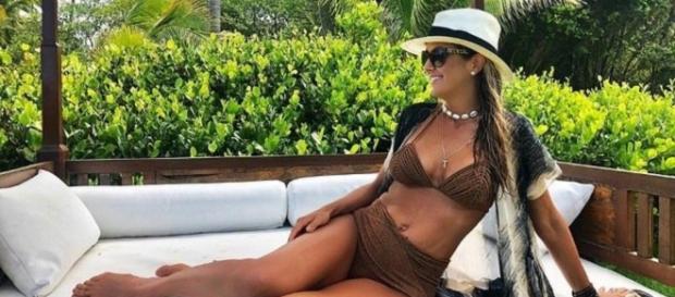 Ticiane, orgulhosa, posta foto mostrando a barriga de 3 meses (Reprodução/Instagram) Ticiane, orgulhosa, posta foto mostrando a barriga de 3 meses (Reprodução/Instagram)