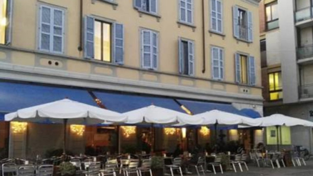 Monza, fa una recensione negativa al Caff&egrave; Zucchi: titolare risponde con insulti omofobi