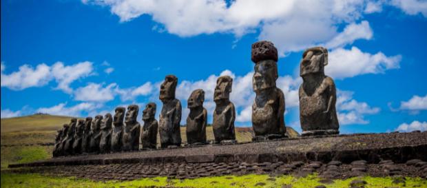 C'è uno schema dietro la collocazione dei moai. C'è uno schema dietro la collocazione dei moai.