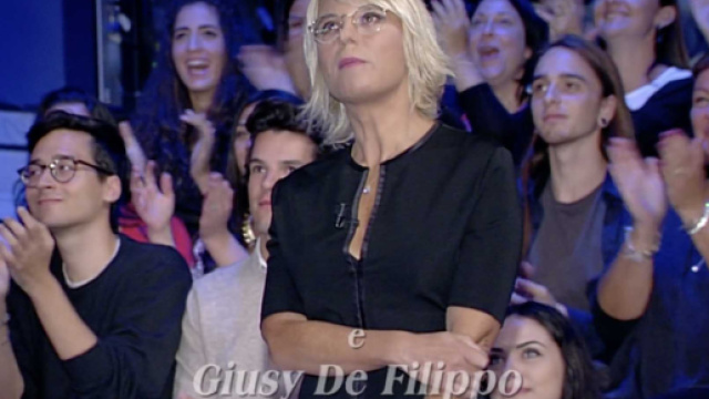 C'&egrave; Posta Per Te, ragazza lesbica ripudiata dai genitori