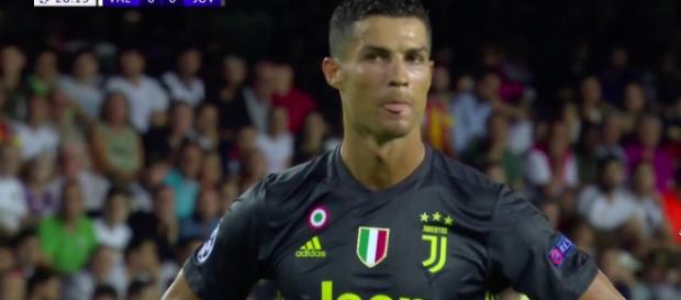 Cristiano Ronaldo (Imagem via Youtube) Cristiano Ronaldo (Imagem via Youtube)