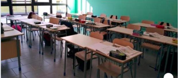 Il figlio prende un brutto voto, il padre irrompe a scuola e interroga gli altri alunni - Il Mattino Il figlio prende un brutto voto, il padre irrompe a scuola e interroga gli altri alunni - Il Mattino