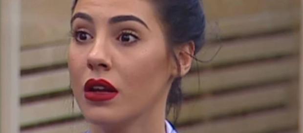 Giulia De Lellis insultata e offesa Giulia De Lellis insultata e offesa