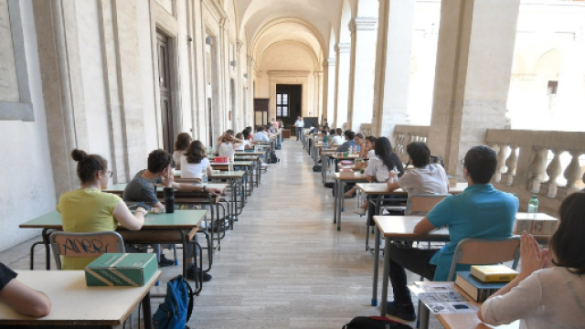 Esami, le materie della seconda prova scritta: tra le novità la simulazione a febbraio