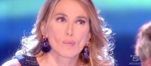 Barbara D'Urso: irruzione in diretta, chiude il collegamento