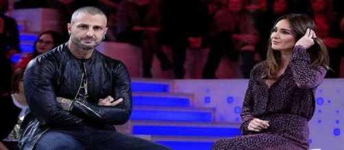 Fabrizio Corona a Verissimo perde un dente