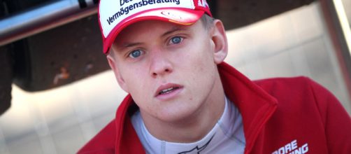 Mick Schumacher: è ufficiale il suo approdo in Ferrari Driver Academy - metronews.it