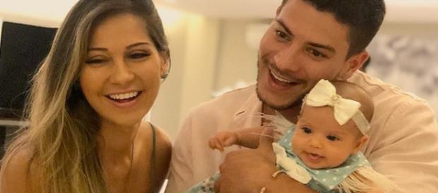 Arthur, Mayra e Sophia (Reprodução - Instagram) Arthur, Mayra e Sophia (Reprodução - Instagram)