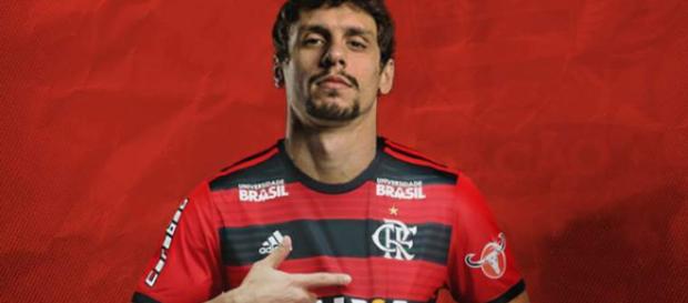 Rodrigo Caio deve ser titular na estreia do carioca. (Reprodução: mídias sociais do Flamengo) Rodrigo Caio deve ser titular na estreia do carioca. (Reprodução: mídias sociais do Flamengo)