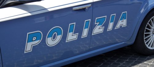 Napoli, la compagna vuole lasciarlo e lui le mette il guinzaglio al collo: arrestato