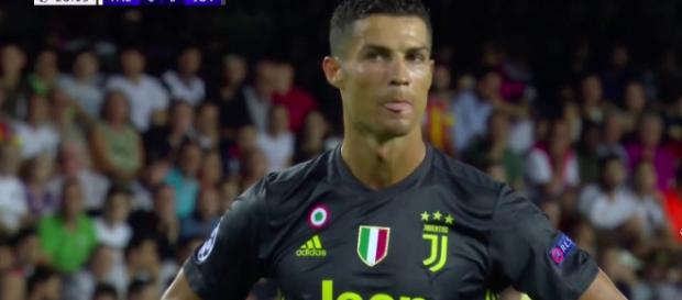 Cristiano Ronaldo (Imagem via Youtube) Cristiano Ronaldo (Imagem via Youtube)