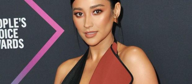 Shay Mitchell se confie sur sa fausse couche Shay Mitchell se confie sur sa fausse couche