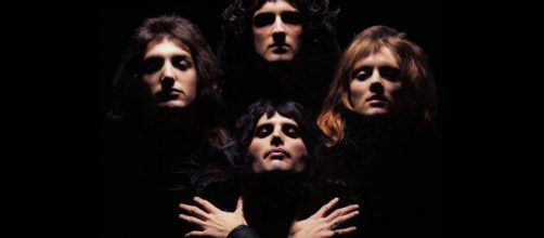 I Queen in una sequenza del video di Bohemian Rhapsody