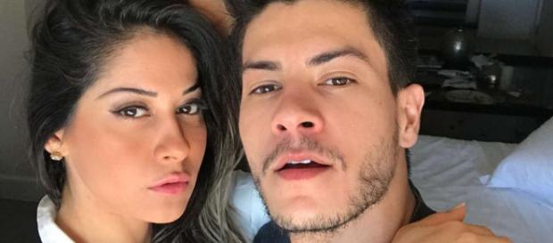 Mayra Cardi e Arthur Aguiar foram assaltados (Reprodução Instagram Arthur Aguiar) Mayra Cardi e Arthur Aguiar foram assaltados (Reprodução Instagram Arthur Aguiar)