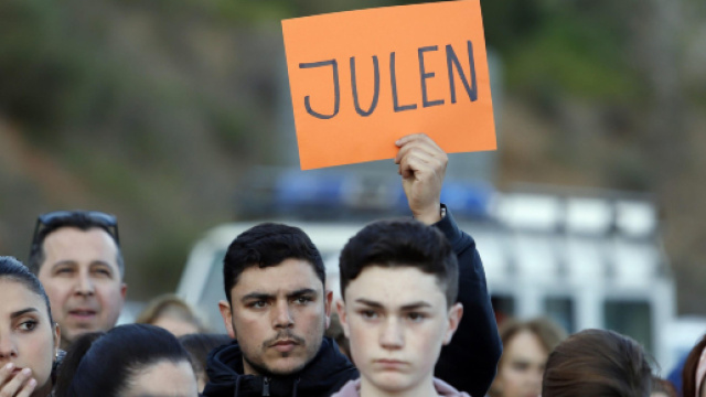 Malaga, bimbo caduto nel pozzo: i soccorritori non si arrendono, al via la fase finale