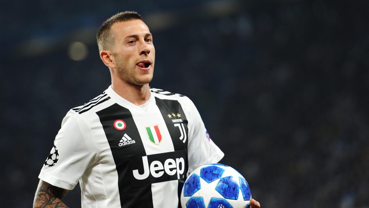 Juventus Stasera A Le Iene Lo Scherzo A Federico Bernardeschi