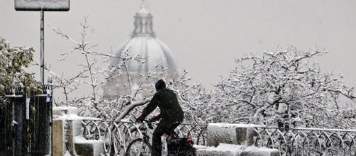 Il ciclone in Italia sta imbiancando le nostre città