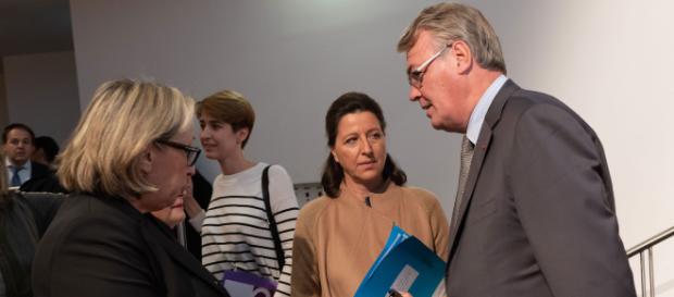 La réforme des retraites mise en attente du fait de la crise des Gilets jaunes La réforme des retraites mise en attente du fait de la crise des Gilets jaunes