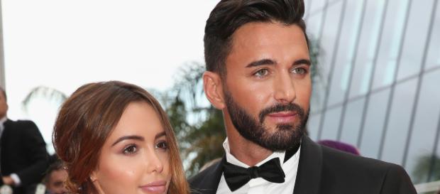 Nabilla filmée par Thomas au ski : ses chutes font rire sur les réseaux sociaux Nabilla filmée par Thomas au ski : ses chutes font rire sur les réseaux sociaux