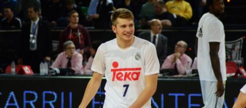 Luka Doncic is the overwhelming favorite to win Rookie of the Year. [Image Source: Flickr | Javier Mendia Garcia]