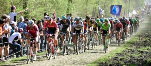 Paris-Roubaix : 5 équipes françaises invitées