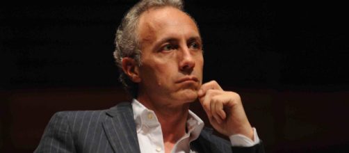 Marco Travaglio all'attacco della Francia di Macron