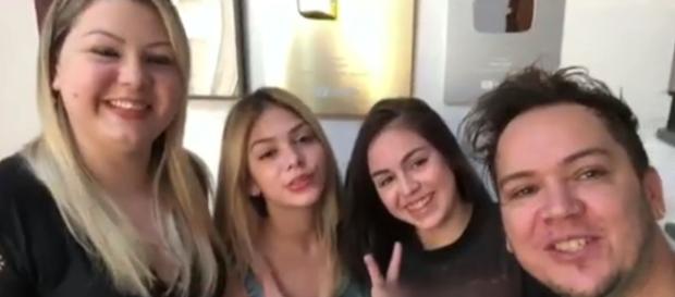 Mãe diz que filhas não estão com o psicológico bom (Reprodução / Instagram) Mãe diz que filhas não estão com o psicológico bom (Reprodução / Instagram)