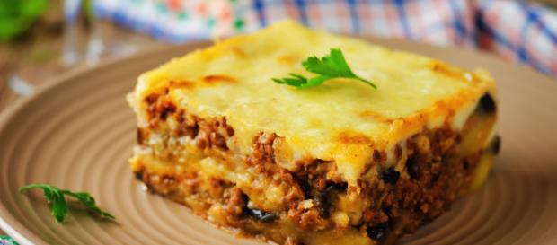 Ricetta Moussaka e preparazione dello sformato. Ricetta Moussaka e preparazione dello sformato.