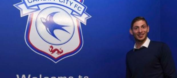 Novo reforço do Cardiff, o jogador Emiliano Sala continua desaparecido (Twitter/Cardiff) Novo reforço do Cardiff, o jogador Emiliano Sala continua desaparecido (Twitter/Cardiff)