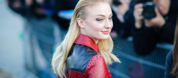 Sophie turner (Sansa Stark) desvela el final de juego de tronos Sophie turner (Sansa Stark) desvela el final de juego de tronos