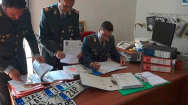 Decreto sicurezza, a Caserta i primi sequestri di auto con targa estera - Il Mattino