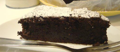 Ricetta Torta al cioccolato e mandorle senza farina.