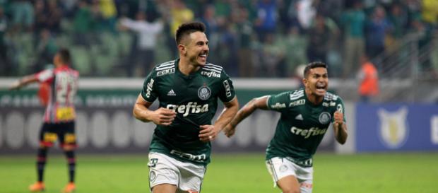 Atual campeão, Palmeiras pode ter poucos jogos exibidos na TV no próximo Brasileirão (Foto: Gazeta Esportiva) Atual campeão, Palmeiras pode ter poucos jogos exibidos na TV no próximo Brasileirão (Foto: Gazeta Esportiva)