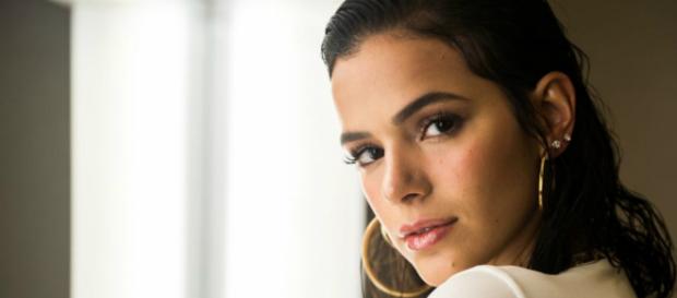 Bruna Marquezine pede explicações a Bolsonaro sobre finanças da família (Reprodução/TV Globo) Bruna Marquezine pede explicações a Bolsonaro sobre finanças da família (Reprodução/TV Globo)