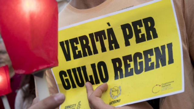 Tre anni senza Giulio Regeni: fiaccolate in tutta Italia