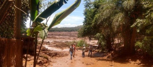 Rompimento de barragem deixa população de Brumadinho em alerta (Foto: Corpo de Bombeiros MG/Divulgação)