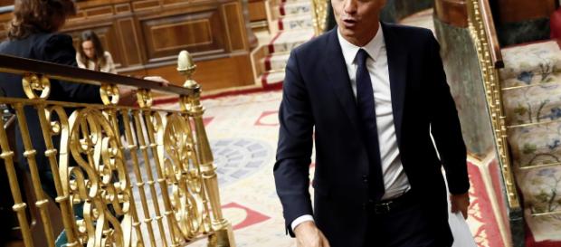 El Presidente del Gobierno, Pedro Sánchez, abandonando el hemiciclo tras la sesión de control al Gobierno (EFE/Mariscal) El Presidente del Gobierno, Pedro Sánchez, abandonando el hemiciclo tras la sesión de control al Gobierno (EFE/Mariscal)