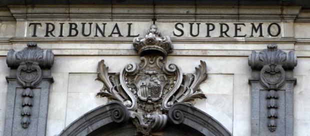 Fachada principal de la entrada al Tribunal Supremo Fachada principal de la entrada al Tribunal Supremo