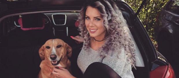 Jenny Frankhauser und ihre Priscilla, ihre Hündin mit den wunderschönen treuen Augen. Jenny Frankhauser und ihre Priscilla, ihre Hündin mit den wunderschönen treuen Augen.