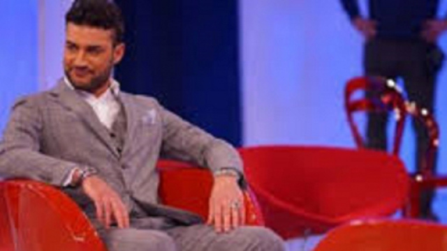 Uomini e donne, trono classico: il web in rivolta dopo la messinscena di Lorenzo